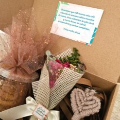 Alternative view of Mini bouquet 💐+ Llavero + Galletas del corazón