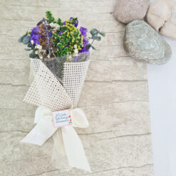 Regalo de cumpleaños + chocolates + mini bouquete 💐 - Imagen 4