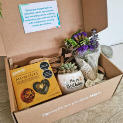 Regalo de cumpleaños + chocolates + mini bouquete 💐